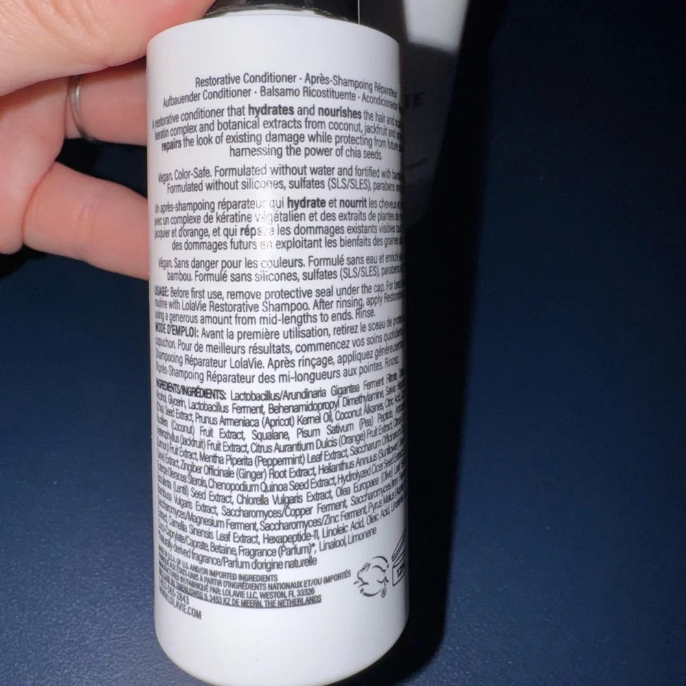 Lolavie Restorative Conditioner By Jenifer Aniston - Picture 2 of 3